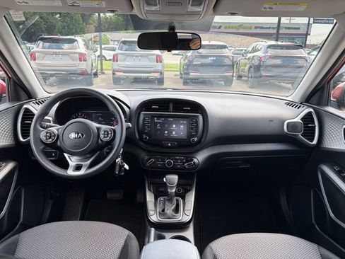 Certified 2021 Kia Soul LX FWD image 27