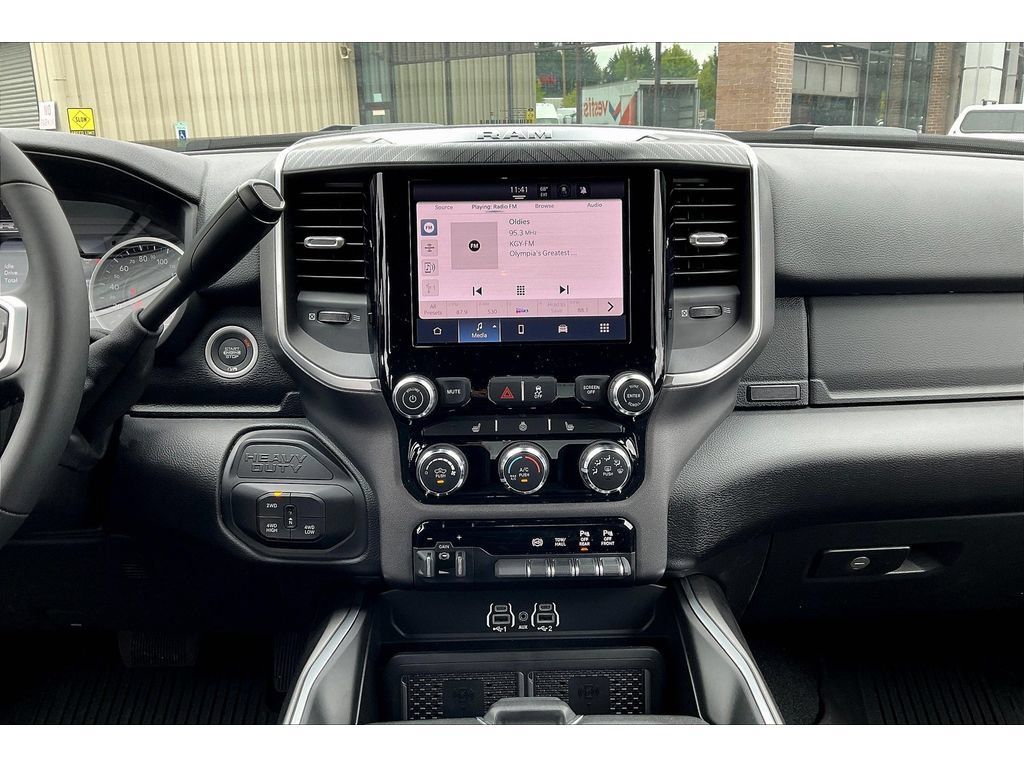 Used 2025 RAM 2500 Big Horn AWD/4WD image 7