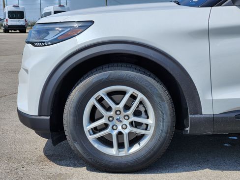 New 2026 Ford Explorer Active w/ Active Comfort Package RWD image 7