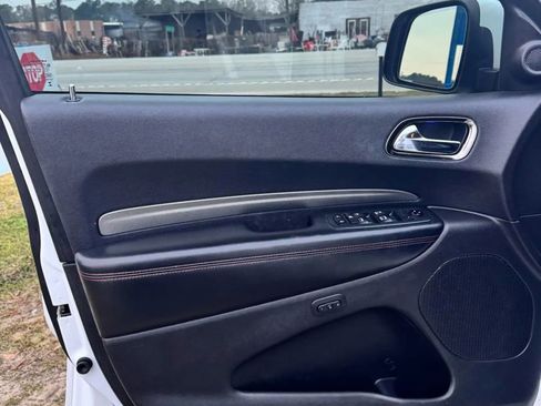 Used 2018 Dodge Durango GT image 11