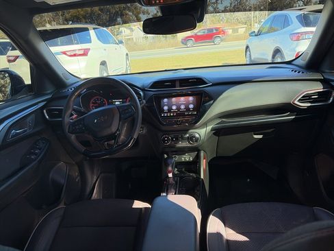Used 2022 Chevrolet TrailBlazer RS w/ Technology Package image 8