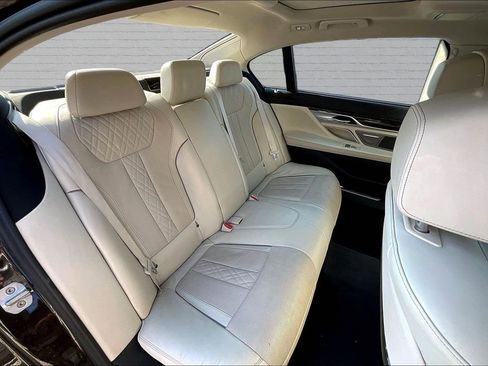 Used 2017 BMW 740i RWD image 24