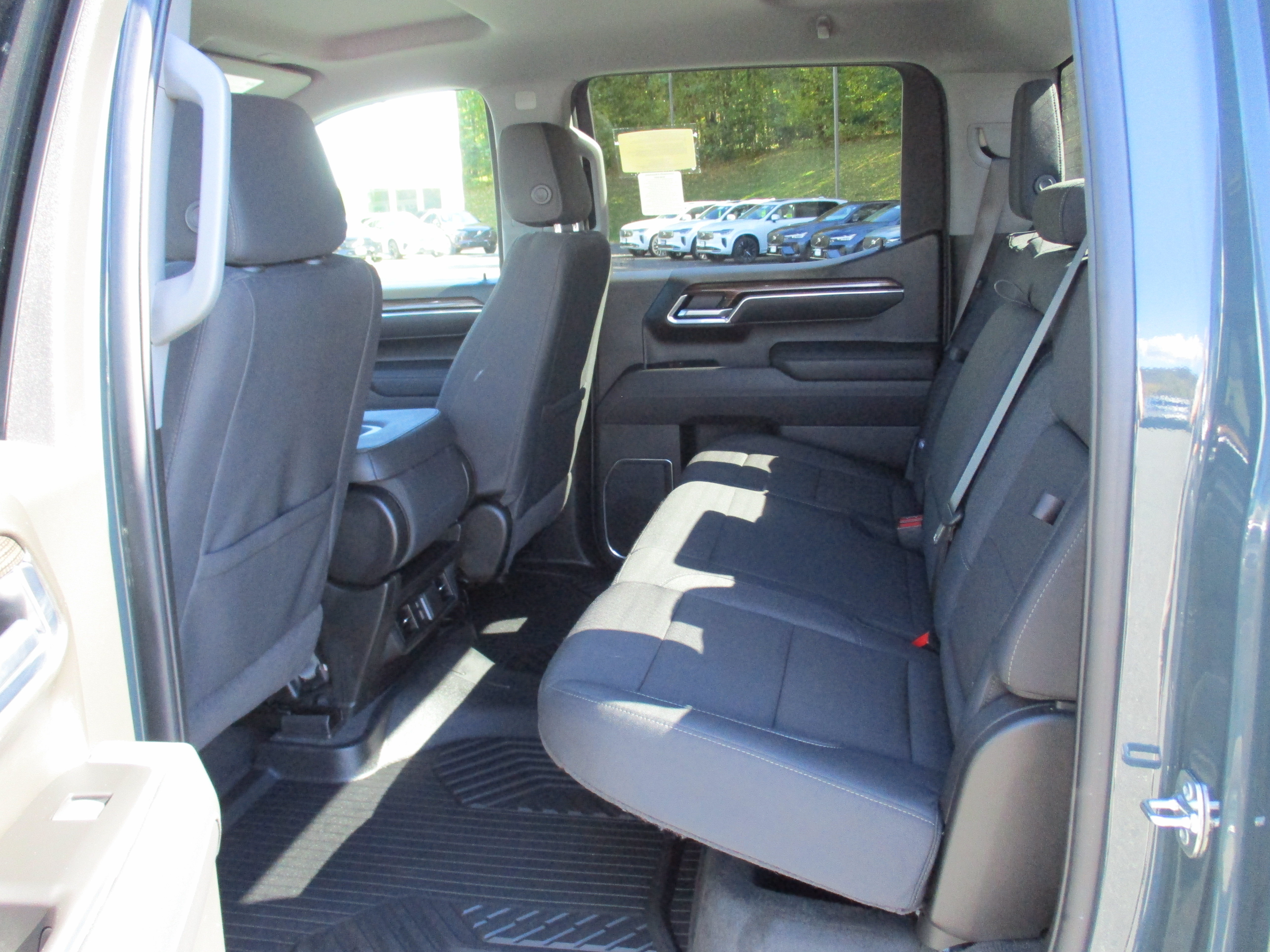 Used 2026 Chevrolet Silverado 1500 LT AWD/4WD image 12