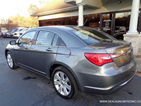 Used 2013 Chrysler 200 Touring image 4