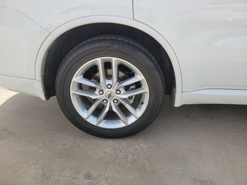 Used 2024 Dodge Durango GT RWD image 9