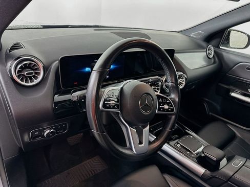 Used 2021 Mercedes-Benz GLA 250 4MATIC w/ Premium Package image 13