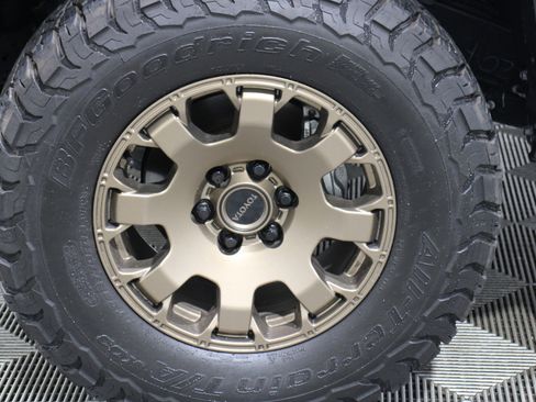 Used 2025 Toyota Tacoma 4x4 Double Cab Hybrid image 39