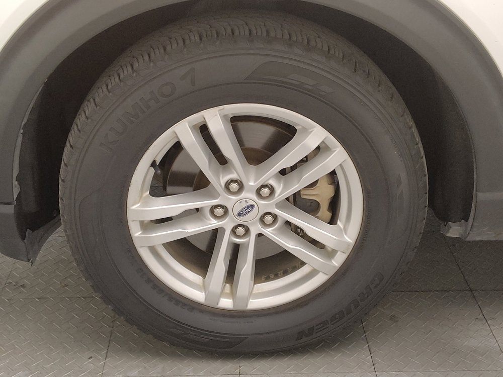 Used 2021 Ford Explorer XLT RWD image 31