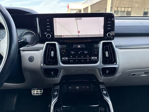 Certified 2023 Kia Sorento SX Prestige image 25