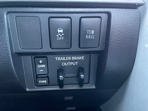 Used 2016 Toyota Tundra SR5 w/ TRD Off Road Package AWD/4WD image 21