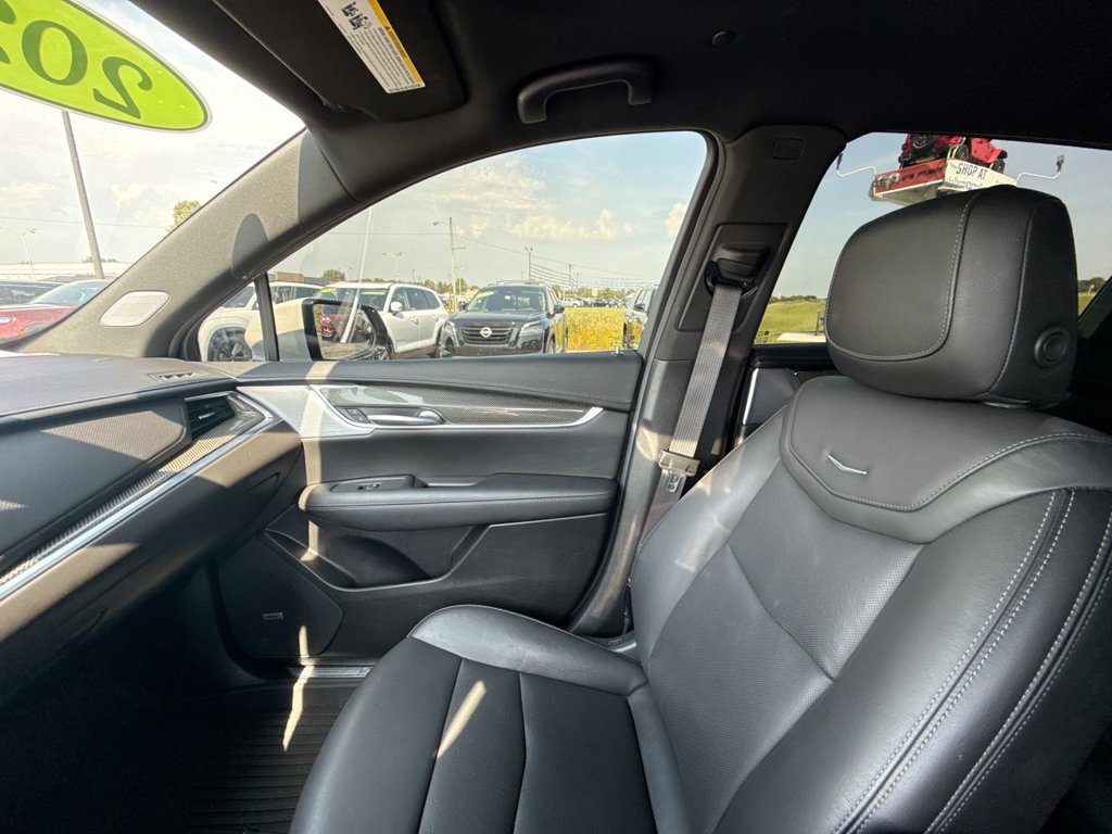 Used 2021 Cadillac XT5 Sportv w/ LPO, Floor Liner Package AWD/4WD image 31