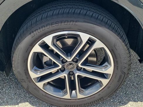 Certified 2025 Audi Q5 Premium w/ Convenience Package AWD/4WD image 10