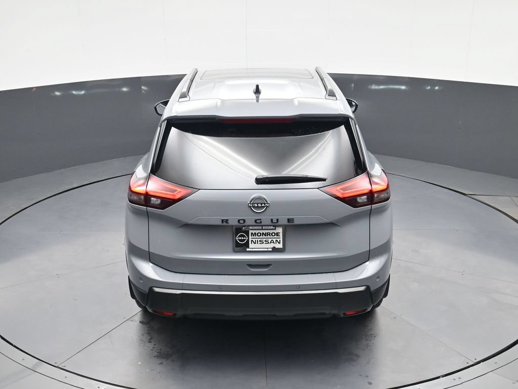 Certified 2026 Nissan Rogue Dark Armor FWD image 31