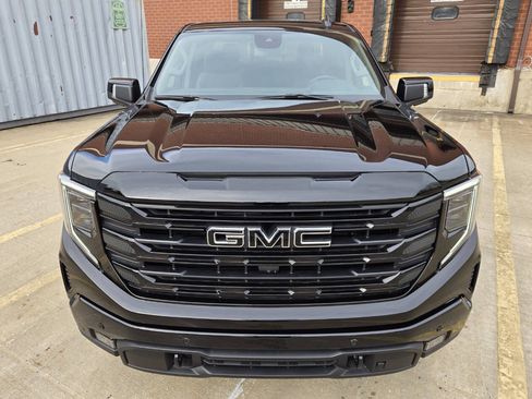 Used 2025 GMC Sierra 1500 Elevation w/ Elevation Premium Package AWD/4WD image 6