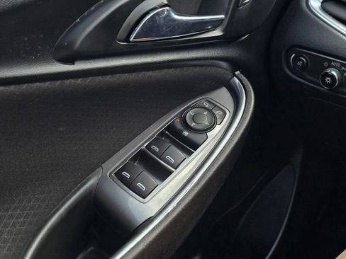 Used 2021 Chevrolet Malibu LT image 31