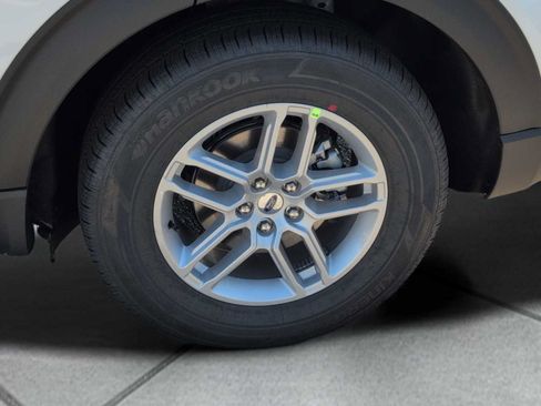 New 2026 Ford Explorer Active RWD image 12