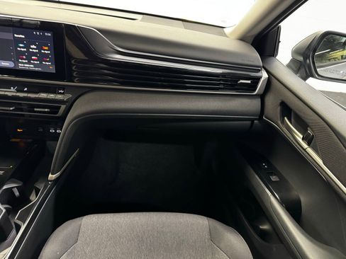 Used 2025 Toyota Camry LE image 16