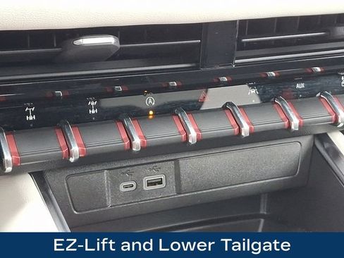 Used 2026 GMC Canyon AT4X AWD/4WD image 17