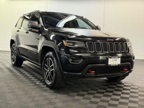 Used 2021 Jeep Grand Cherokee Trailhawk w/ Trailhawk Luxury Group image 2