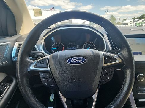 Used 2019 Ford Edge SEL AWD/4WD image 12