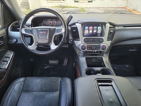 Used 2017 GMC Yukon SLT image 18