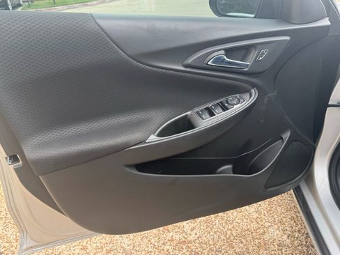 Used 2021 Chevrolet Malibu LS FWD image 23