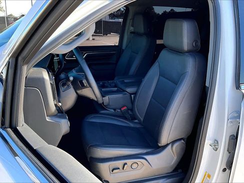 Used 2024 GMC Sierra 1500 SLT image 8