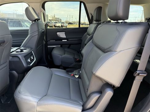 New 2026 Ford Expedition Active image 21