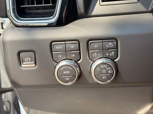 Used 2022 GMC Sierra 1500 Denali AWD/4WD image 15