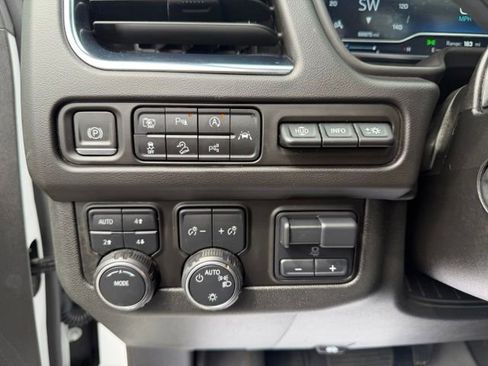 Used 2023 Chevrolet Tahoe Premier w/ Advanced Technology Package AWD/4WD image 23
