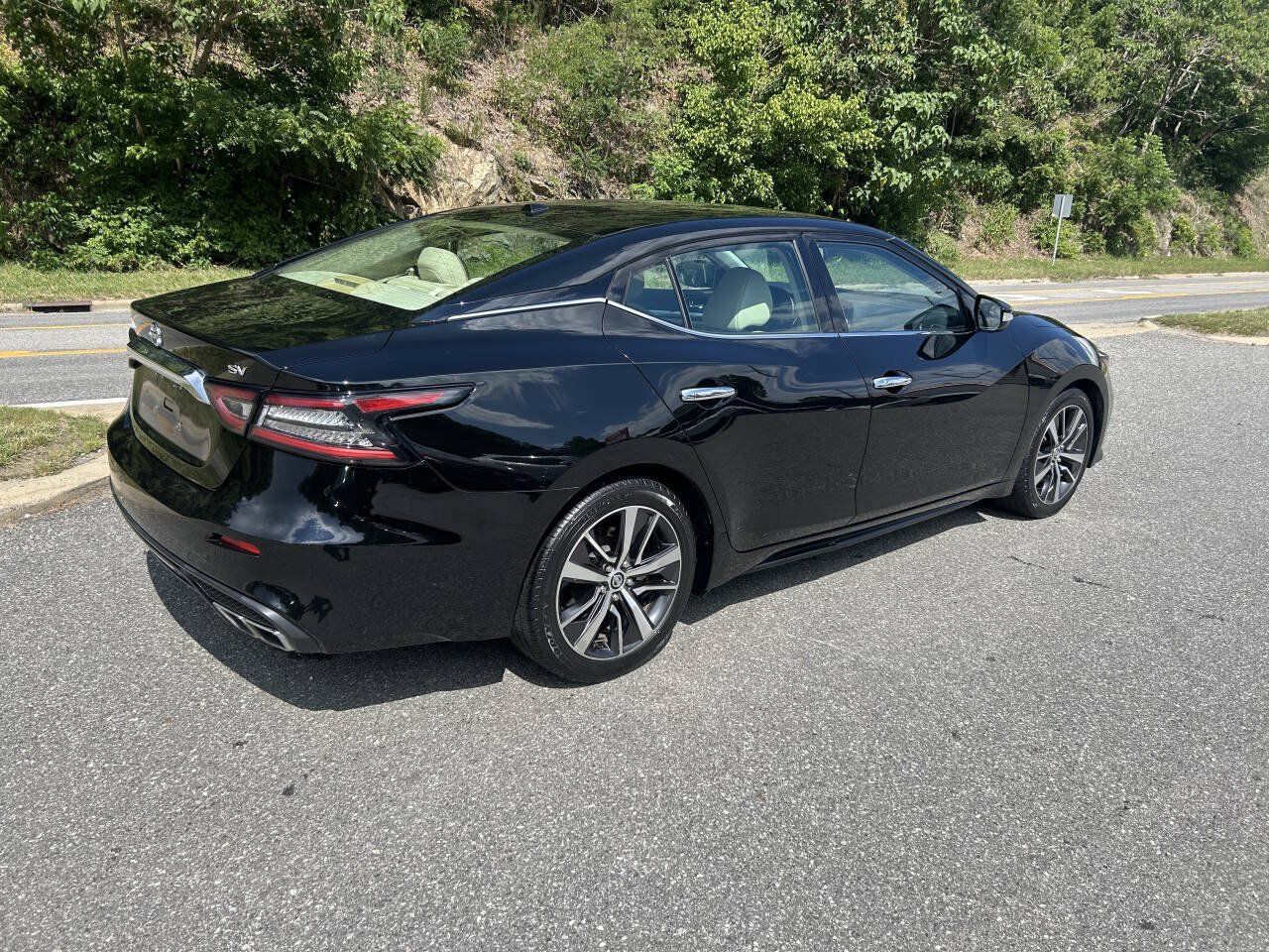 Used 2019 Nissan Maxima 3.5 SV w/ Floor Mat Group FWD image 6