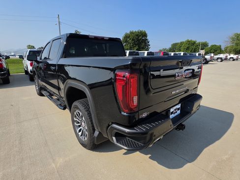 Certified 2023 GMC Sierra 1500 AT4 w/ Technology Package AWD/4WD image 7