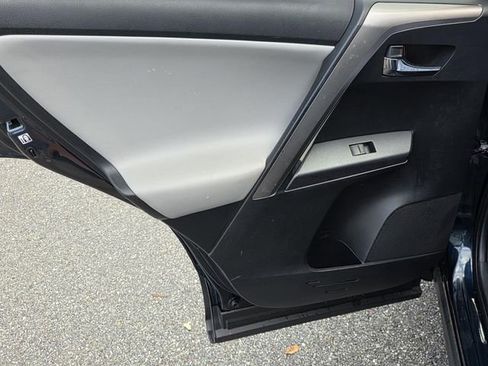 Used 2018 Toyota RAV4 XLE image 34