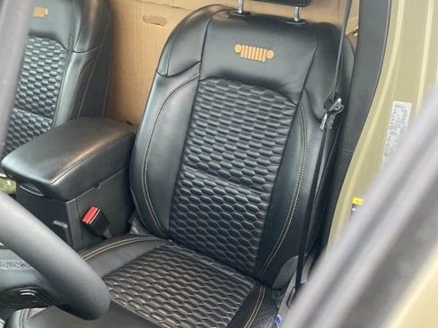 Used 2025 Jeep Wrangler Sport S image 5