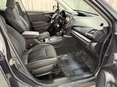 Used 2020 Subaru Forester Premium AWD/4WD image 7