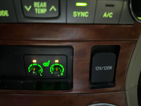 Used 2010 Toyota Highlander Limited image 16