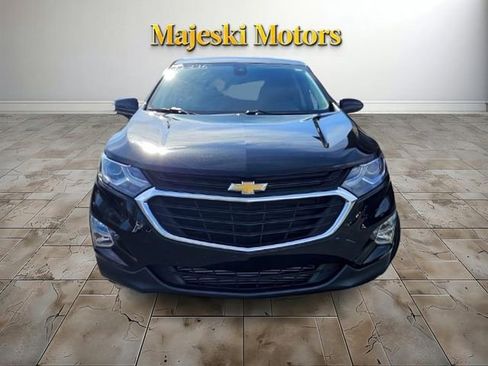 Used 2021 Chevrolet Equinox LT image 2