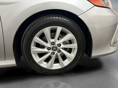 Used 2021 Toyota Camry LE w/ Carpet Mat Package (TMS) FWD image 25