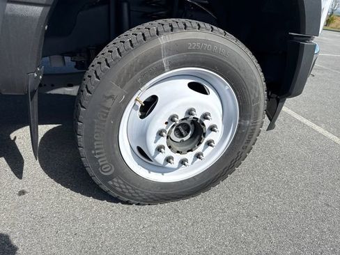 Used 2024 Ford F550 4x4 Regular Cab Super Duty image 11