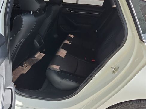 Used 2018 Honda Accord Sport image 5