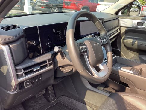 Used 2024 Hyundai Santa Fe Limited image 11