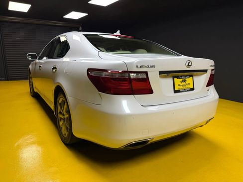Used 2009 Lexus LS 460 AWD w/ Comfort Seating Pkg image 4