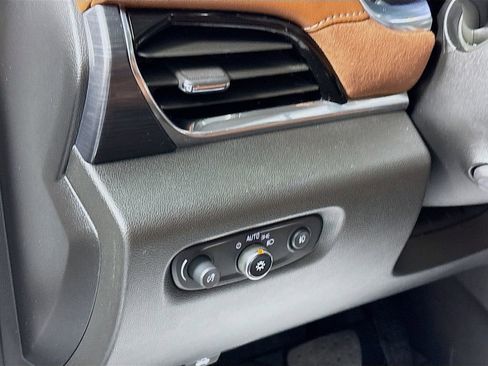 Used 2020 Chevrolet Traverse High Country w/ LPO, Floor Liner Package FWD image 10