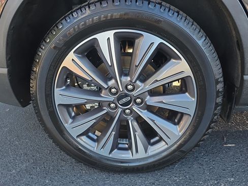 Used 2021 Lincoln Corsair Reserve w/ Equipment Group 201A image 4