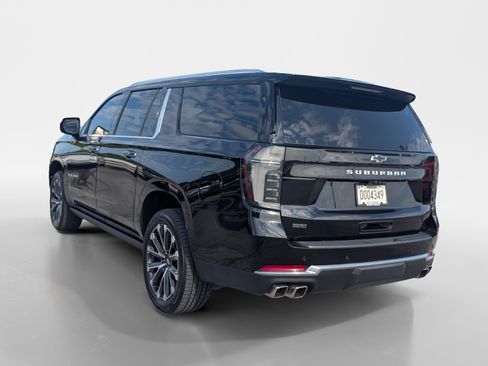 Used 2025 Chevrolet Suburban High Country AWD/4WD image 4
