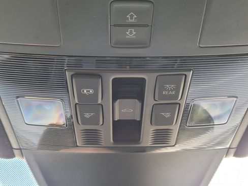 Used 2024 Volkswagen Tiguan SEL R-Line w/ MDO Package, Two-Row AWD/4WD image 31