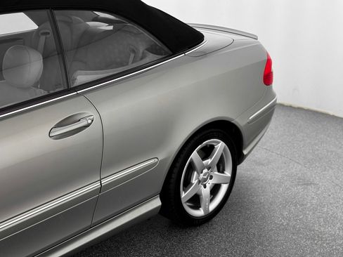 Used 2007 Mercedes-Benz CLK 550 Cabriolet image 38