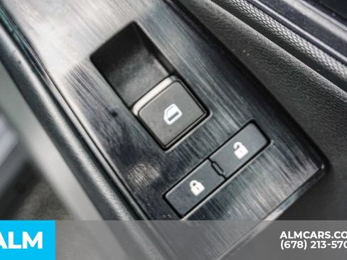 Used 2024 Nissan Rogue S FWD image 50