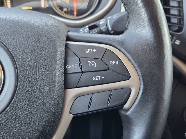 Certified 2016 Jeep Cherokee Latitude FWD image 36