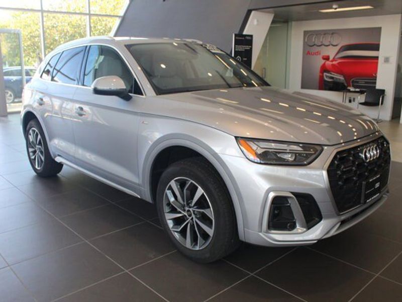Certified 2025 Audi Q5 2.0T Premium Plus image 1